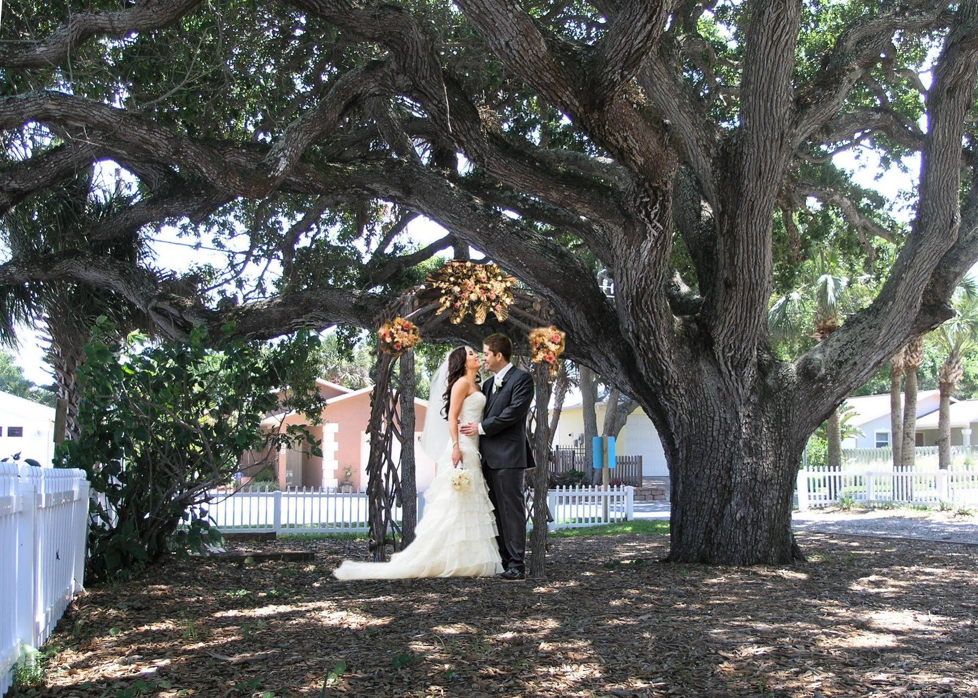 Inn On The Avenue New Smyrna Beach Buitenkant foto